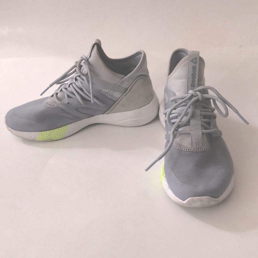 Reebok 5 Running Shoe Hayasu sneaker Grey Slip on Excellent Condition